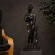 Figura intera della statua in bronzo dell'Afrodite de Medici