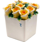 Vaso con rose gialle dipinte a mano, in porcellana di Capodimonte