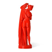 Statua Venere Afrodite Callipigia rossa, vista posteriore